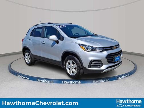 Silver Ice Metallic 2022 Chevrolet Trax LT