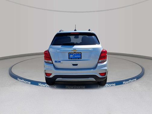 Silver Ice Metallic 2022 Chevrolet Trax LT