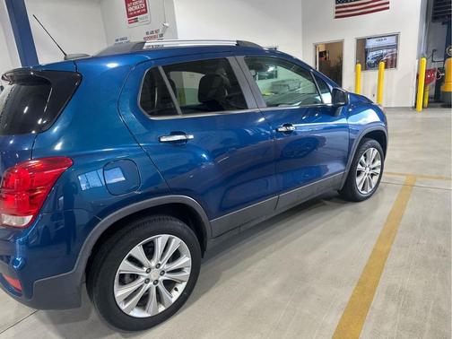 Pacific Blue Metallic 2020 Chevrolet Trax Premier