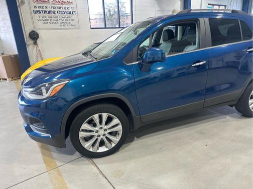 Pacific Blue Metallic 2020 Chevrolet Trax Premier