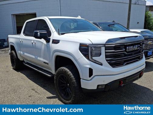 Summit White 2024 GMC Sierra 1500 AT4