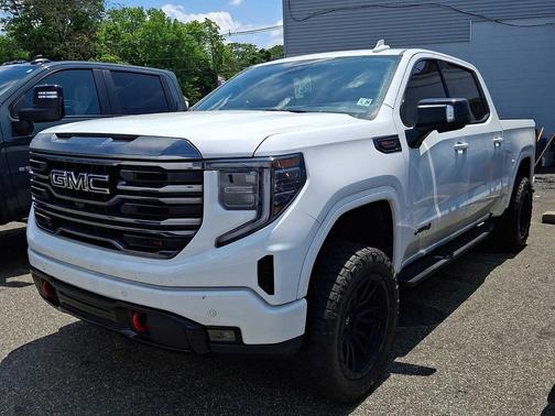 Summit White 2024 GMC Sierra 1500 AT4