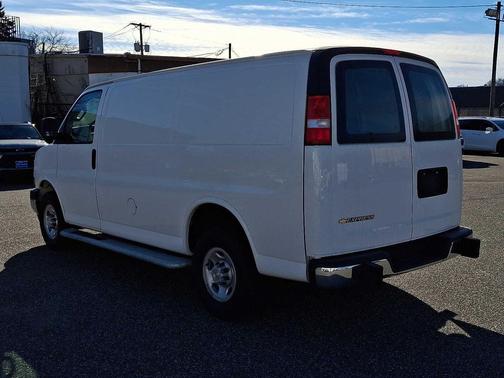 2024 Chevrolet Express 2500 RWD 2500 Regular Wheelbase WT