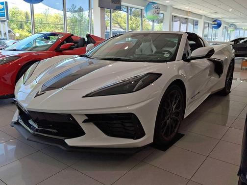 Arctic White 2026 Chevrolet Corvette Stingray w/2LT