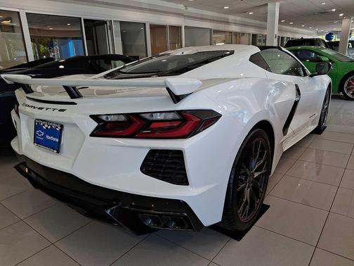 Arctic White 2026 Chevrolet Corvette Stingray w/2LT