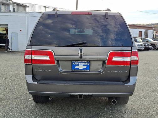 2011 Lincoln Navigator Base