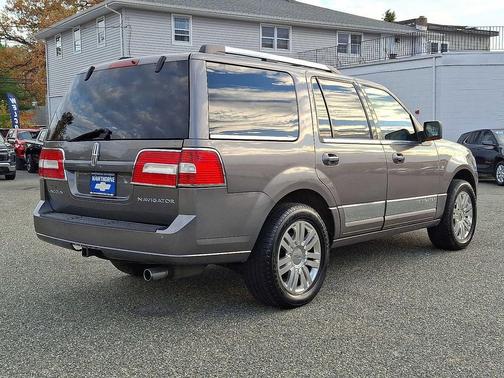 2011 Lincoln Navigator Base