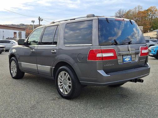 2011 Lincoln Navigator Base