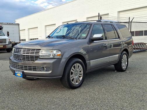 2011 Lincoln Navigator Base