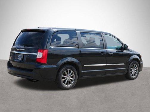 2015 Chrysler Town & Country S
