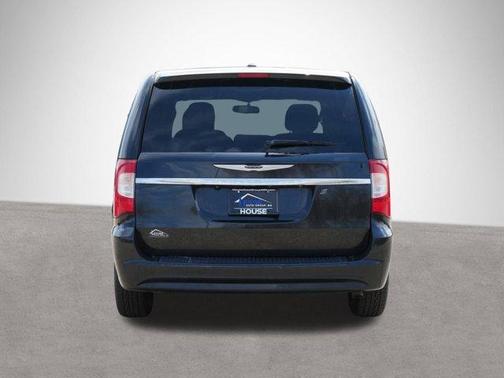 2015 Chrysler Town & Country S