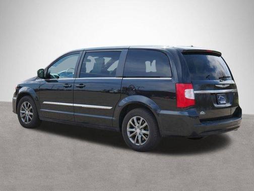 2015 Chrysler Town & Country S