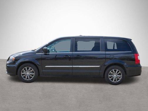 2015 Chrysler Town & Country S