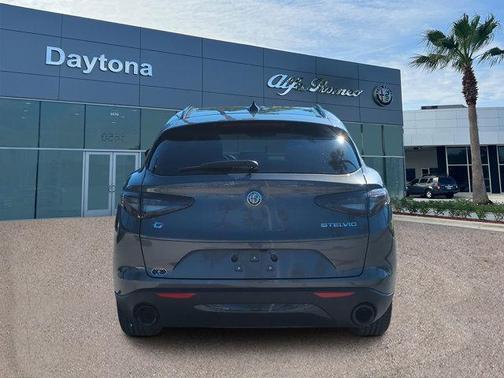 2025 Alfa Romeo Stelvio Base