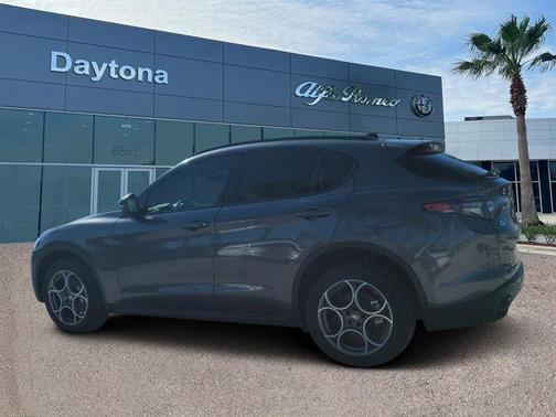 2025 Alfa Romeo Stelvio Base