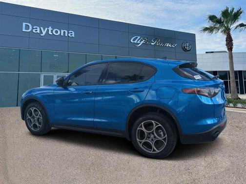 2025 Alfa Romeo Stelvio Base