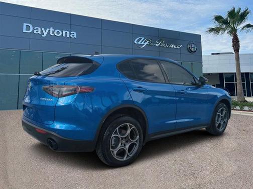2025 Alfa Romeo Stelvio Base