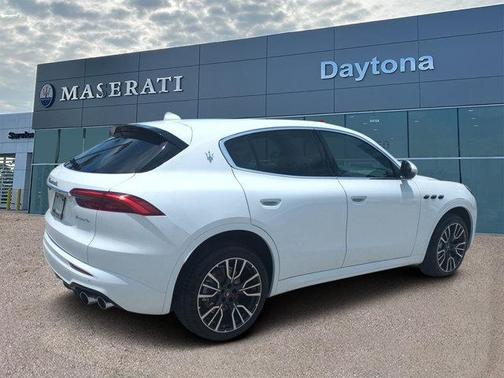 2025 Maserati Grecale Base