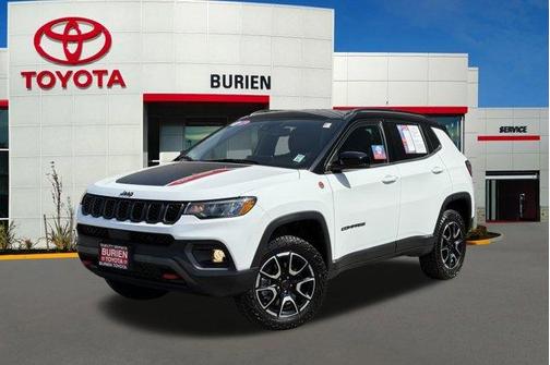 Bright White Clearcoat 2025 Jeep Compass Trailhawk