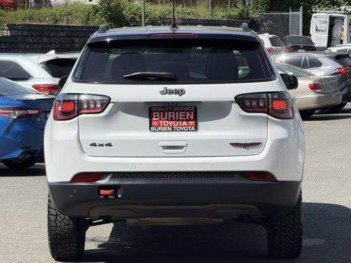 Bright White Clearcoat 2025 Jeep Compass Trailhawk