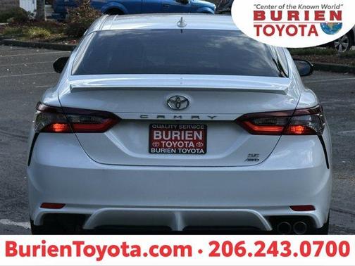 Ice 2024 Toyota Camry SE