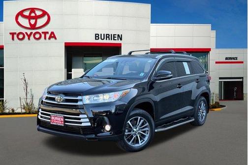 Black 2019 Toyota Highlander XLE