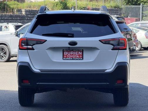 Crystal White Pearl 2024 Subaru Outback Onyx Edition