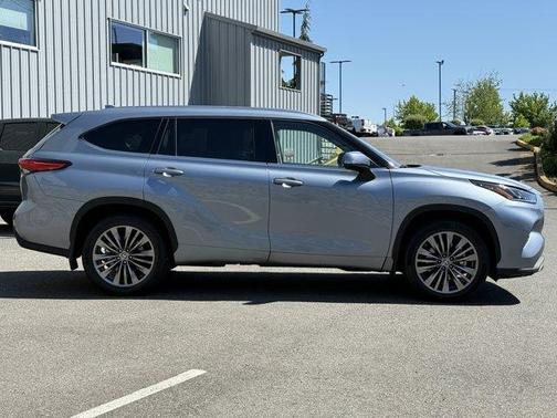 Moondust 2020 Toyota Highlander Platinum