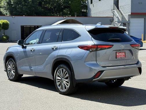 Moondust 2020 Toyota Highlander Platinum