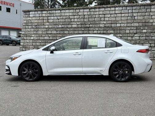 2025 Toyota Corolla Hybrid SE