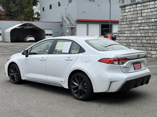 2025 Toyota Corolla Hybrid SE
