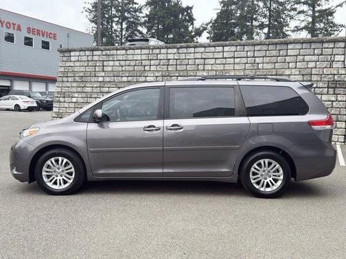 2014 Toyota Sienna XLE