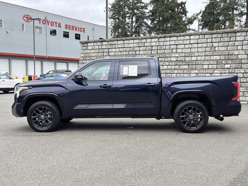 2024 Toyota Tundra Hybrid Platinum