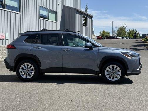 CELESTITE 2023 Toyota Corolla Cross LE