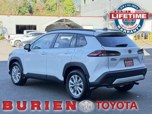 2026 Toyota Corolla Cross LE