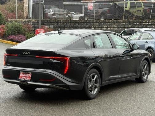 Aurora Black Pearl 2025 Kia K4