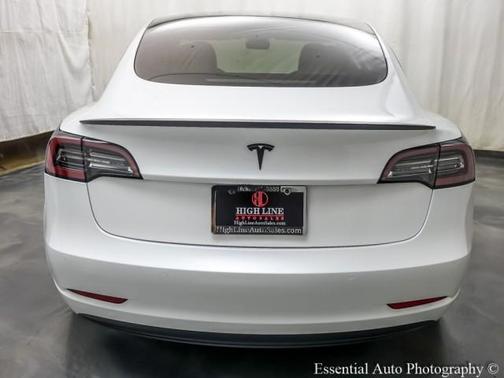 2022 Tesla Model 3 Base