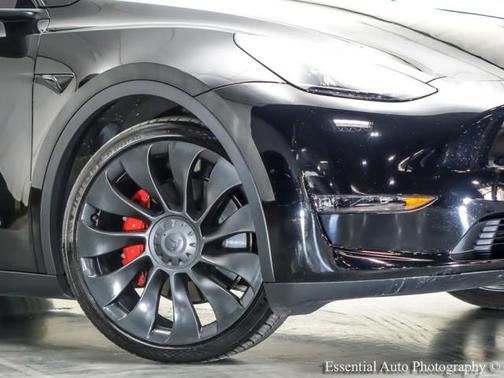 Black 2023 Tesla Model Y Performance