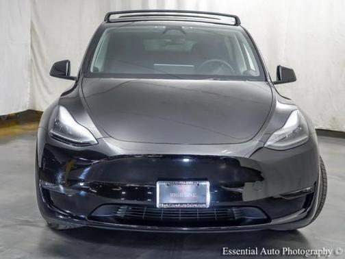Black 2023 Tesla Model Y Performance
