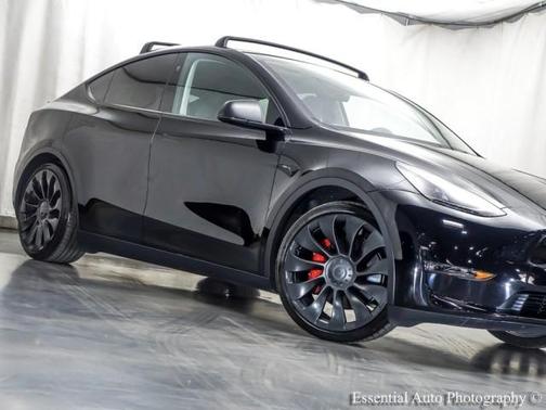 Black 2023 Tesla Model Y Performance