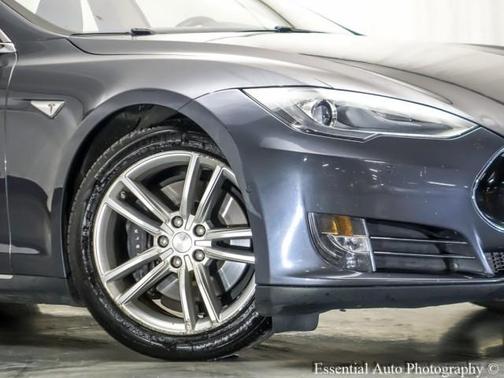 2015 Tesla Model S 85D