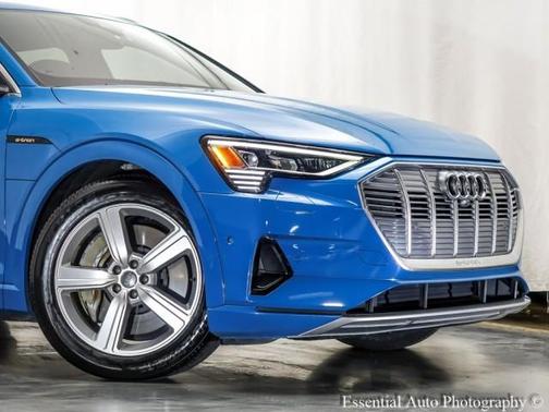 2019 Audi e-tron quattro Premium Plus
