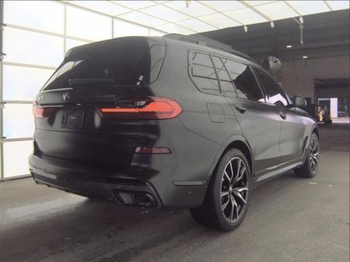 Matte Black 2022 BMW X7 xDrive40i