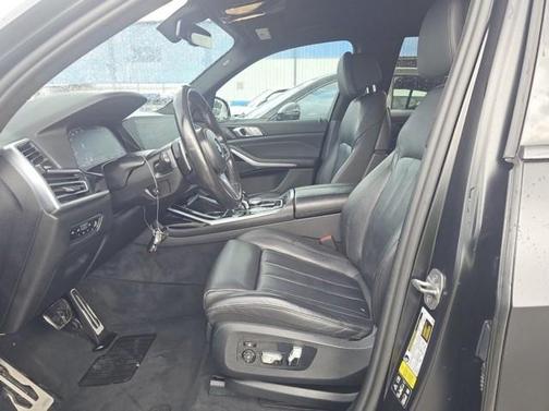 Matte Black 2022 BMW X7 xDrive40i