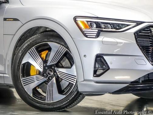 2022 Audi e-tron Premium