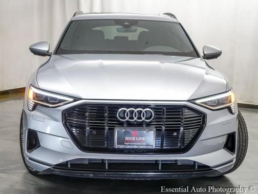 2022 Audi e-tron Premium
