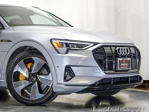 2022 Audi e-tron Premium