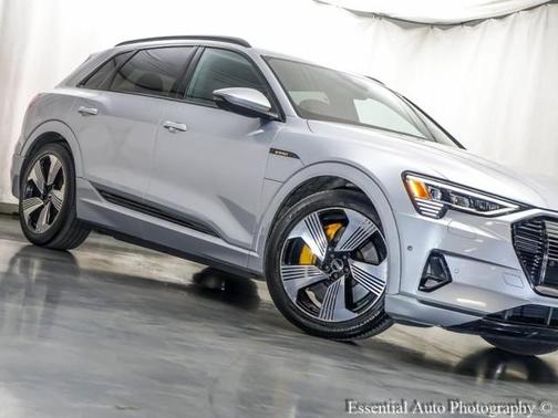 2022 Audi e-tron Premium