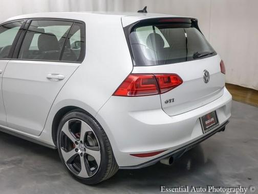 2016 Volkswagen Golf GTI 2.0T SE 4-Door