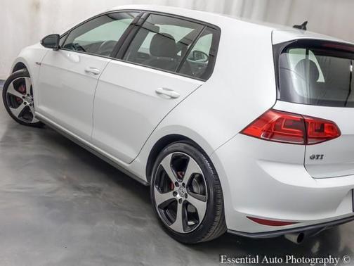 2016 Volkswagen Golf GTI 2.0T SE 4-Door